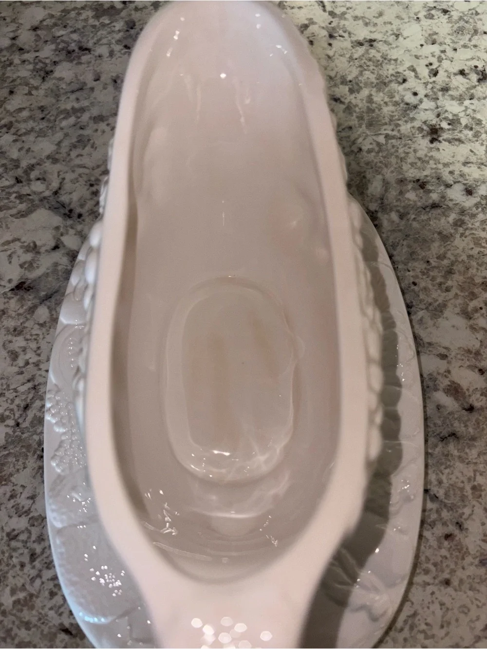 Vintage 1997 Gibson White Fruitful Embossed 1 3/4 Gravy Boat with Saucer Plate